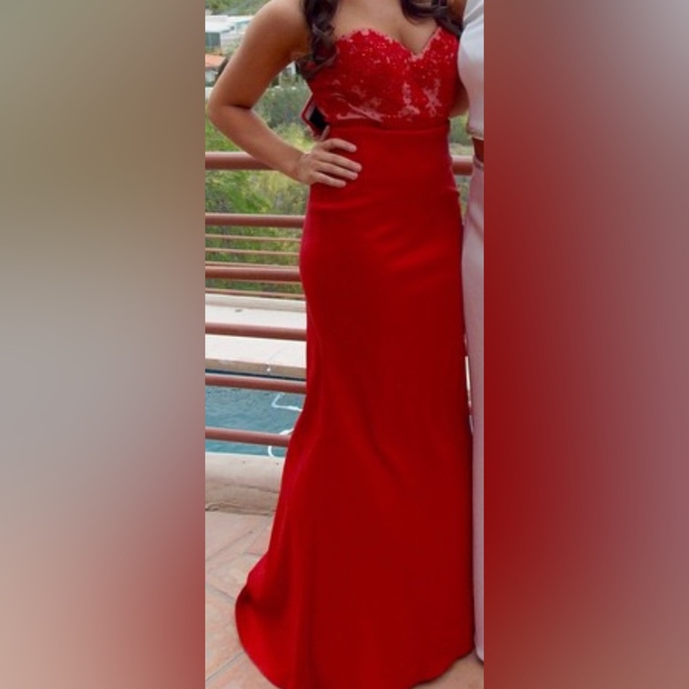 JUMP Apparel 7/8 Red Sweetheart Formal Dress